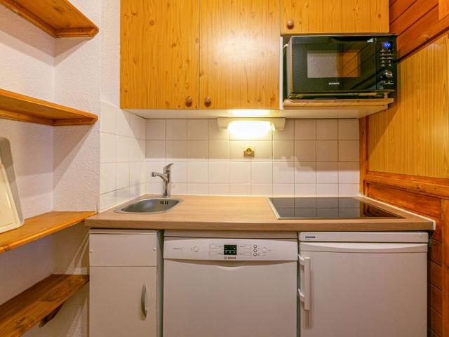 Classic and Clean Apartment at the Foot of the Slopes, Near Kids’ Village FR-1-694-66 - Val d'Isère Centre