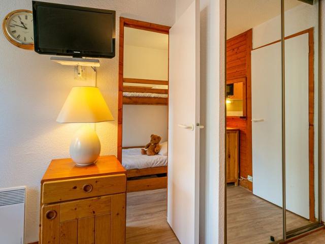 Classic and Clean Apartment at the Foot of the Slopes, Near Kids’ Village FR-1-694-66 - Val d'Isère Centre