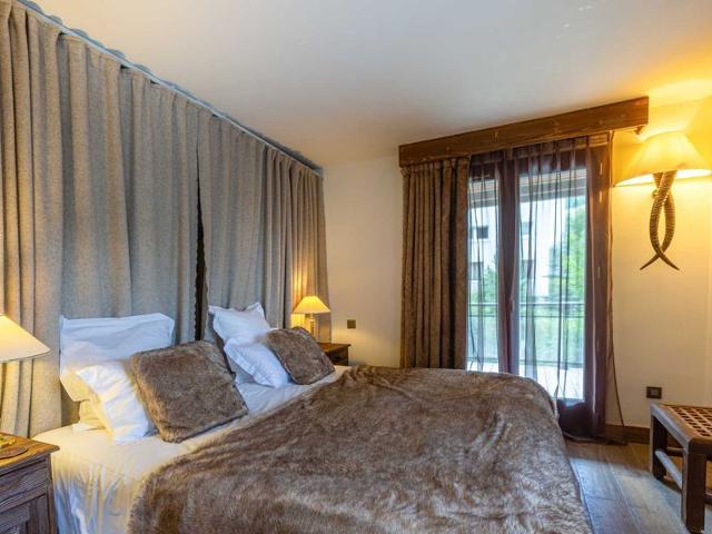 Luxury Apartment with South-Facing Balcony in the Heart of Val-d'Isère FR-1-694-322 - Val d'Isère Centre