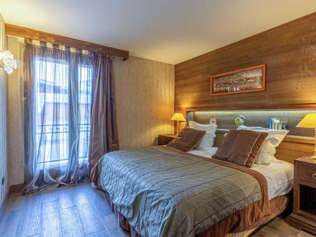 Luxury Apartment with South-Facing Balcony in the Heart of Val-d'Isère FR-1-694-322 - Val d'Isère Centre