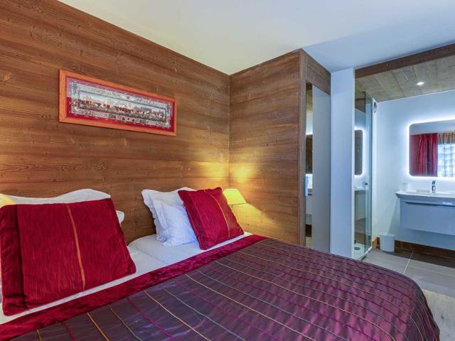 Luxury Apartment with South-Facing Balcony in the Heart of Val-d'Isère FR-1-694-322 - Val d'Isère Centre