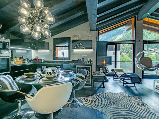 Prestige and luxury in the heart of Val-d'Isère, close to the slopes FR-1-694-323 - Val d'Isère Centre