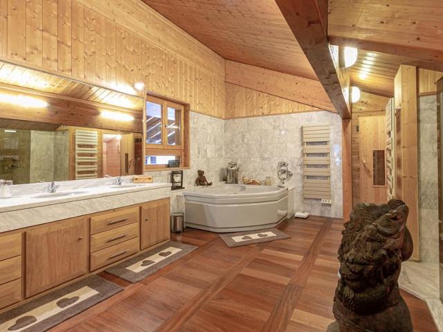 Luxury chalet with sauna, fireplace and WiFi in Val-d'Isère FR-1-694-17 - Val d'Isère Centre