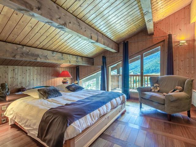 Luxury chalet with sauna, fireplace and WiFi in Val-d'Isère FR-1-694-17 - Val d'Isère Centre