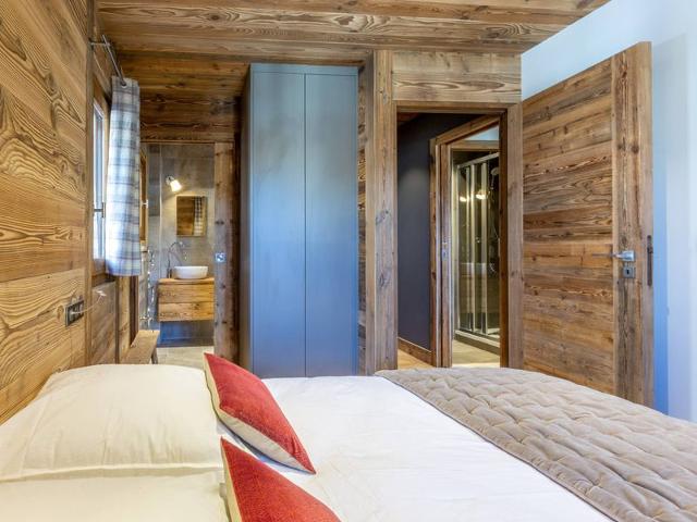 Luxury 4-room apartment with balcony, wifi, parking and concierge services FR-1-694-30 - Val d'Isère Centre