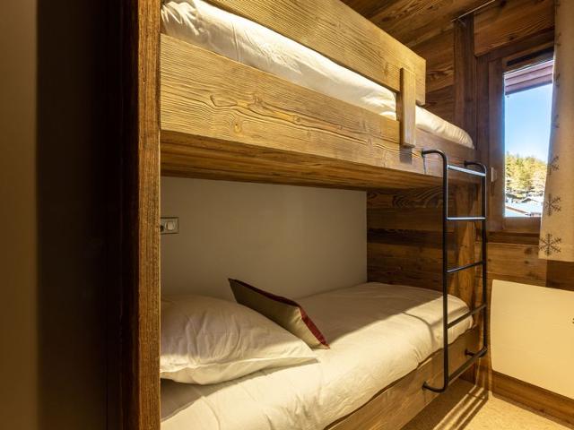 Luxury 4-room apartment with balcony, wifi, parking and concierge services FR-1-694-30 - Val d'Isère Centre