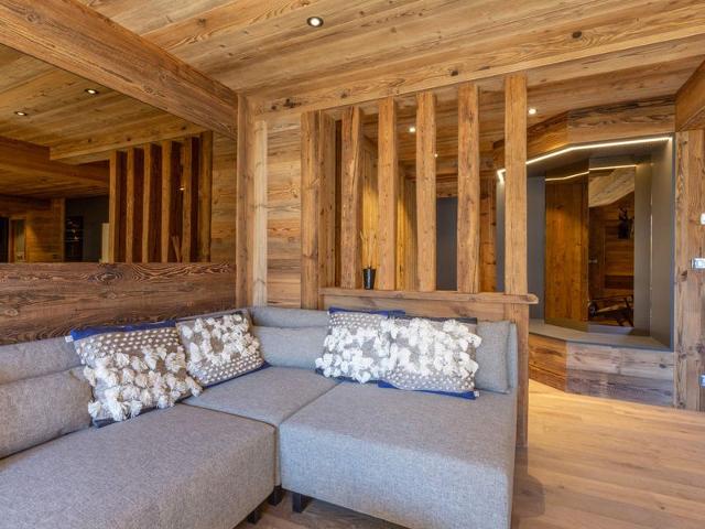 Luxury 4-room apartment with balcony, wifi, parking and concierge services FR-1-694-30 - Val d'Isère Centre