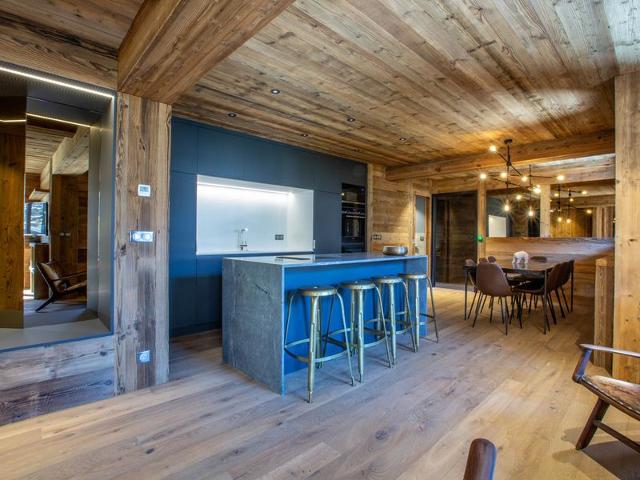 Luxury 4-room apartment with balcony, wifi, parking and concierge services FR-1-694-30 - Val d'Isère Centre