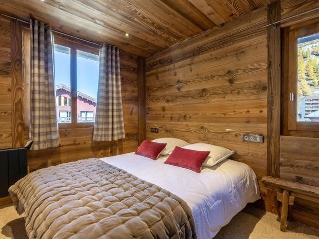 Luxury 4-room apartment with balcony, wifi, parking and concierge services FR-1-694-30 - Val d'Isère Centre