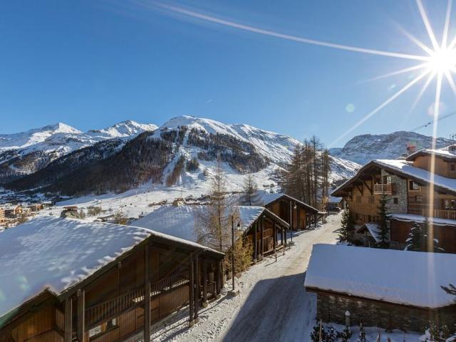 Charming 2-bedroom apartment with balcony and WiFi in Val-d'Isère FR-1-694-201 - Val d'Isère Centre