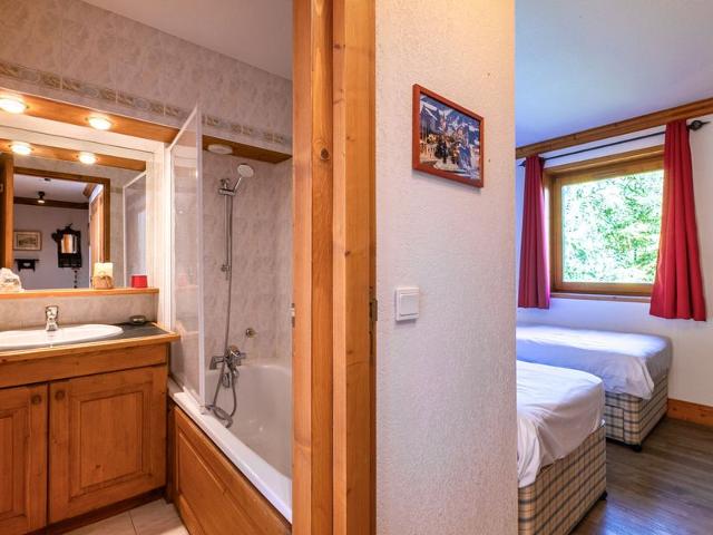 Charming 2-bedroom apartment with balcony and WiFi in Val-d'Isère FR-1-694-201 - Val d'Isère Centre