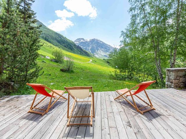 Elegant, Cozy Apartment with Fireplace, WiFi, and Garage at the Foot of the Slopes FR-1-694-329 - Val d'Isère Le Châtelard