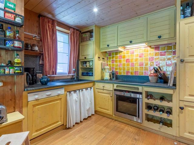 Elegant, Cozy Apartment with Fireplace, WiFi, and Garage at the Foot of the Slopes FR-1-694-329 - Val d'Isère Le Châtelard