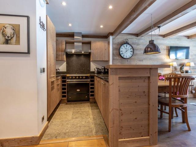 Luxury Apartment with Large South-Facing Terrace in Val-d'Isère Center FR-1-694-202 - Val d'Isère Centre