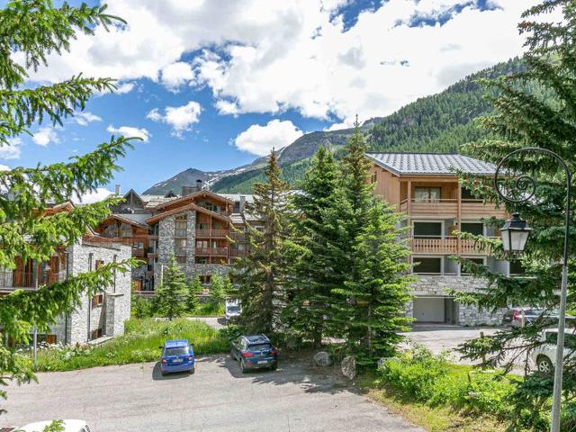Renovated studio with balcony, parking and near slopes in Val-d'Isère FR-1-694-287 - Val d'Isère Centre