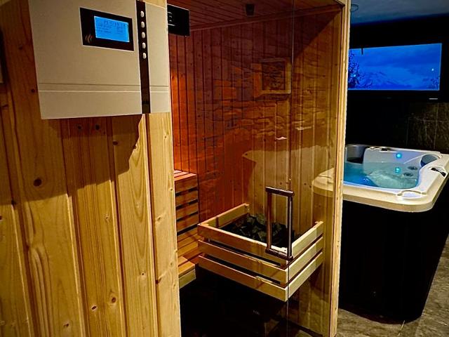 Gorgeous 6-room chalet, jacuzzi and sauna, near slopes in La Plagne Montalbert FR-1-755-24 - Plagne Montalbert