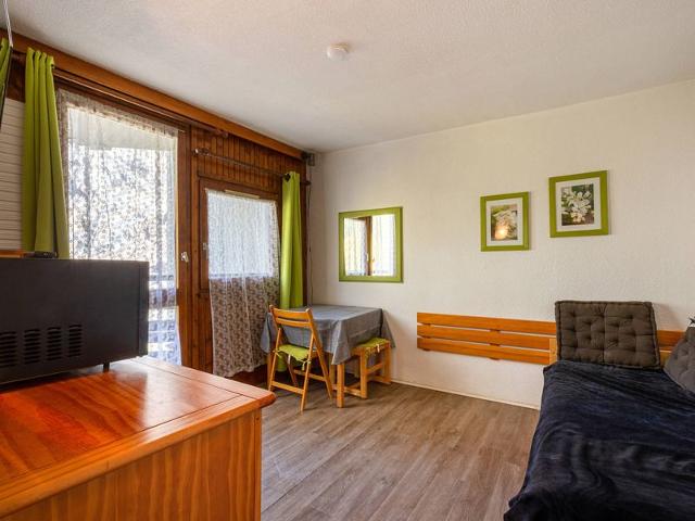 Cozy Ski-In/Ski-Out Studio in La Daille, Val-d'Isère – Close to Shops and Ski School FR-1-694-286 - Val d'Isère La Daille
