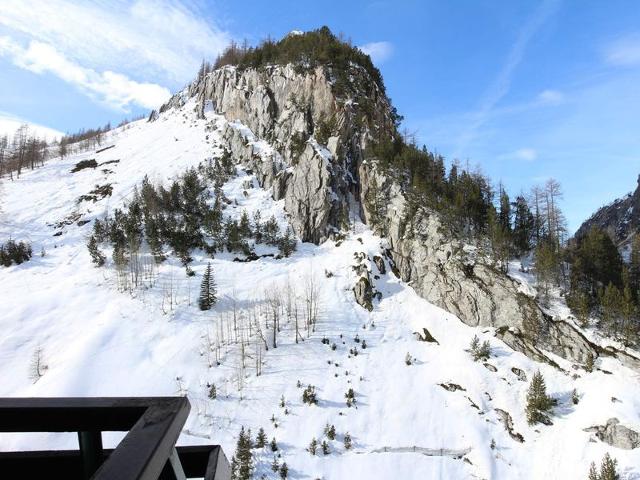 Cozy Ski-In/Ski-Out Studio in La Daille, Val-d'Isère – Close to Shops and Ski School FR-1-694-286 - Val d'Isère La Daille