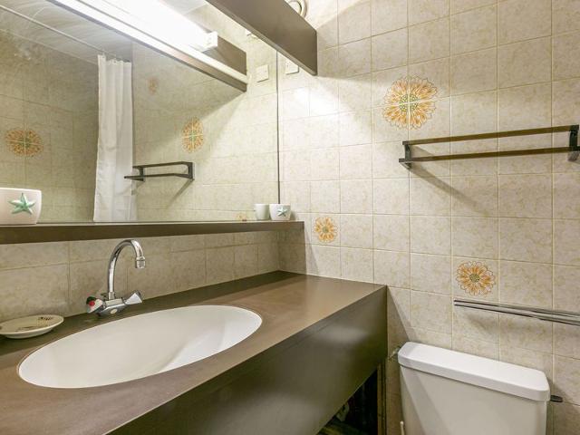 Cozy Studio Steps from Slopes, Centrally Located in Val-d'Isère FR-1-694-298 - Val d'Isère Centre