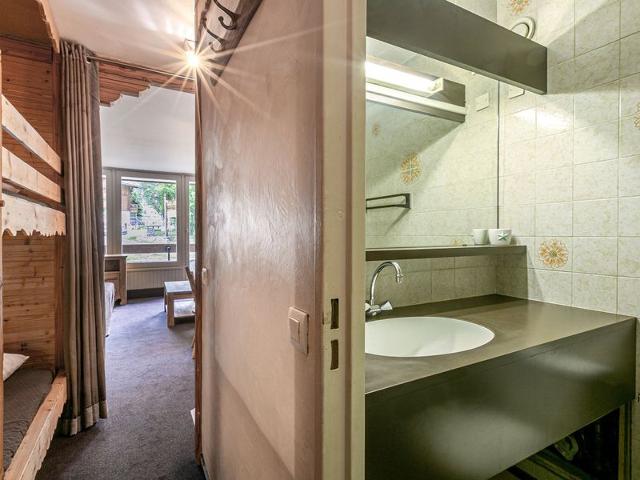 Cozy Studio Steps from Slopes, Centrally Located in Val-d'Isère FR-1-694-298 - Val d'Isère Centre