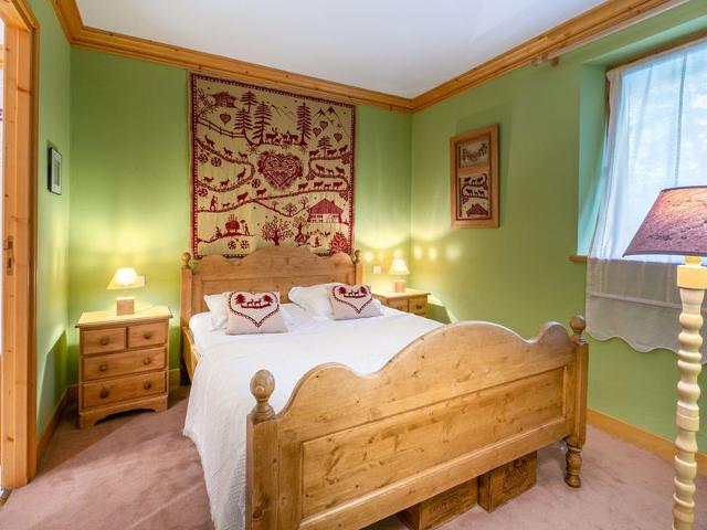 Luxury apartment with fireplace and parking at the slopes FR-1-694-247 - Val d'Isère Le Châtelard