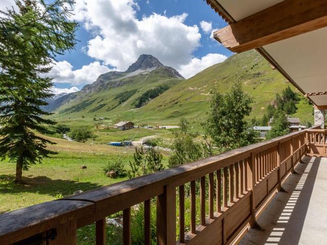 Luxury apartment with fireplace and parking at the slopes FR-1-694-247 - Val d'Isère Le Châtelard