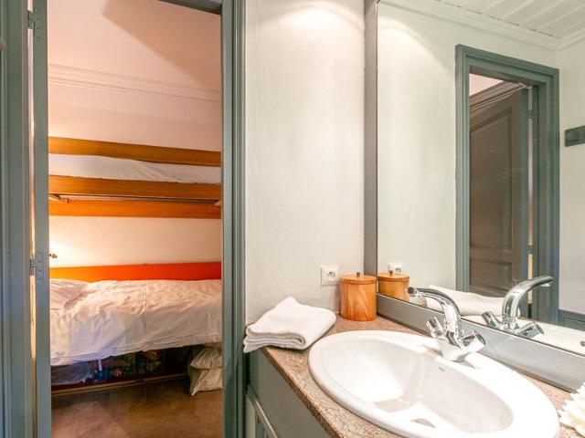 Luxury apartment with fireplace and parking at the slopes FR-1-694-247 - Val d'Isère Le Châtelard
