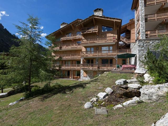 Luxury apartment with fireplace and parking at the slopes FR-1-694-247 - Val d'Isère Le Châtelard