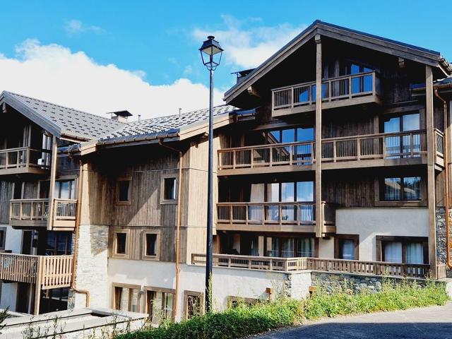Beautiful 3-Bed Apt in Plagne Montalbert with Fireplace, WIFI, Parking & Terrace FR-1-755-28 - Plagne Montalbert