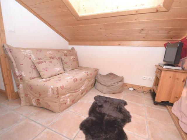 Duplex for 8, 3 bedrooms, south-facing balcony, walk to slopes FR-1-391-184 - Le Grand Bornand