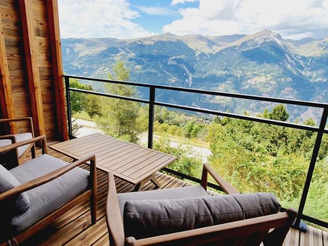 Luxury chalet with sauna, ski room and parking near the slopes FR-1-755-30 - Plagne Montalbert