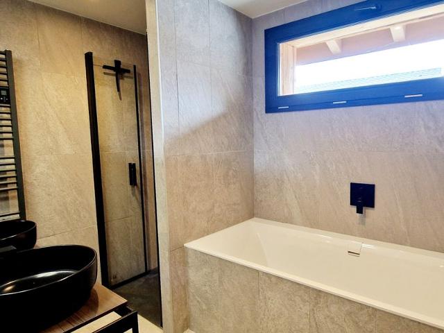 Luxury chalet with sauna, ski room and parking near the slopes FR-1-755-30 - Plagne Montalbert