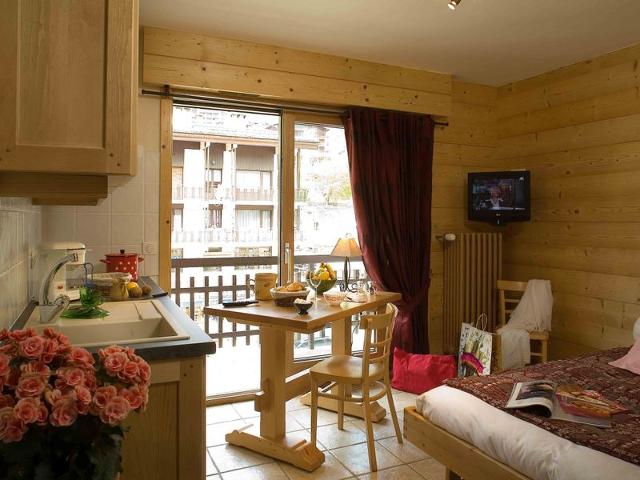 Charming Studio in the Heart of Le Grand-Bornand with Spa Access FR-1-467-30 - Le Grand Bornand