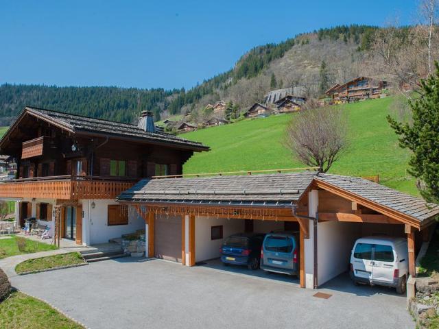 Spacious 4-bedroom Chalet near slopes, Le Grand Bornand FR-1-467-134 - Le Grand Bornand