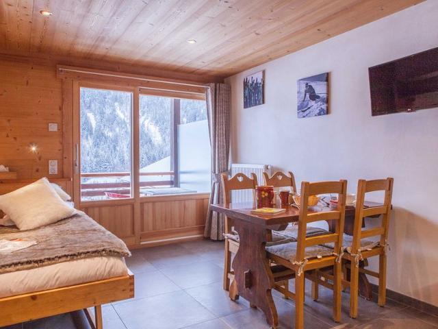 Mountain-style studio with balcony, mountain views and wellness access FR-1-467-38 - Le Grand Bornand