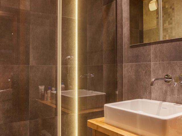 Mountain-style studio with balcony, mountain views and wellness access FR-1-467-38 - Le Grand Bornand