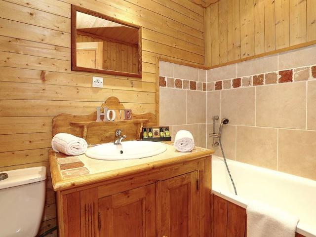 Luxury chalet 8 bedrooms with sauna and parking in Courchevel La Tania FR-1-575-232 - La Tania