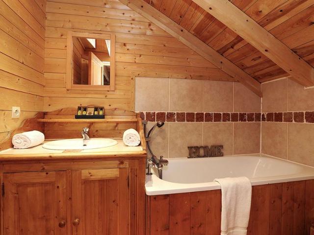 Luxury chalet 8 bedrooms with sauna and parking in Courchevel La Tania FR-1-575-232 - La Tania