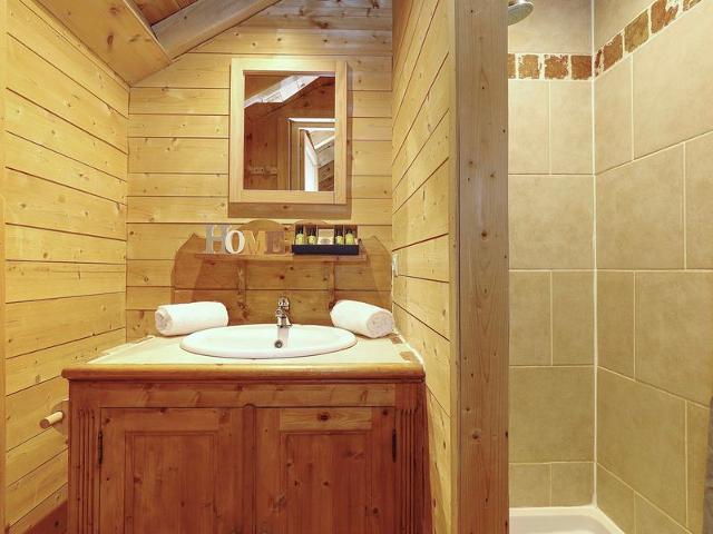 Luxury chalet 8 bedrooms with sauna and parking in Courchevel La Tania FR-1-575-232 - La Tania