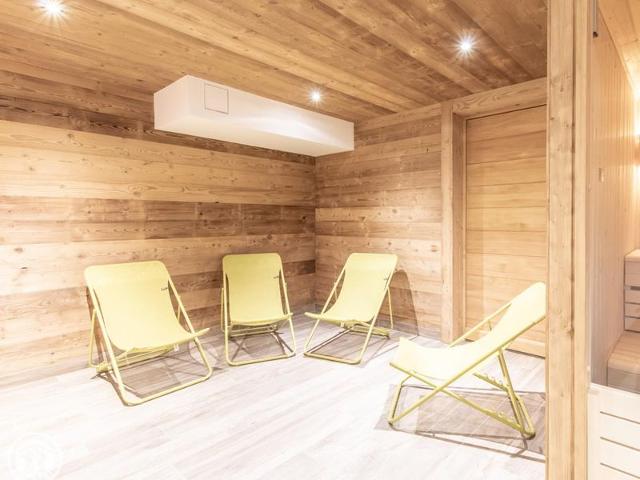 Cozy apartment with sauna and spa, ski-in location FR-1-467-141 - Le Grand Bornand