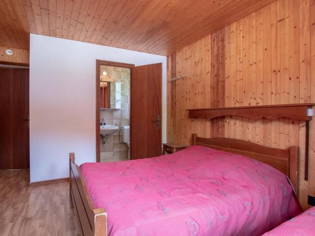 Apartment for 9 with sauna and spa at ski slopes, private parking FR-1-467-142 - Le Grand Bornand