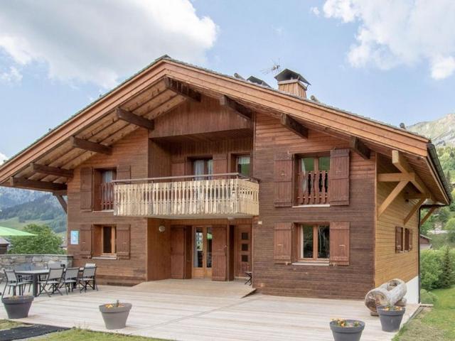 Apartment for 9 with sauna and spa at ski slopes, private parking FR-1-467-142 - Le Grand Bornand