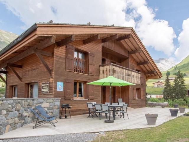 Apartment for 9 with sauna and spa at ski slopes, private parking FR-1-467-142 - Le Grand Bornand