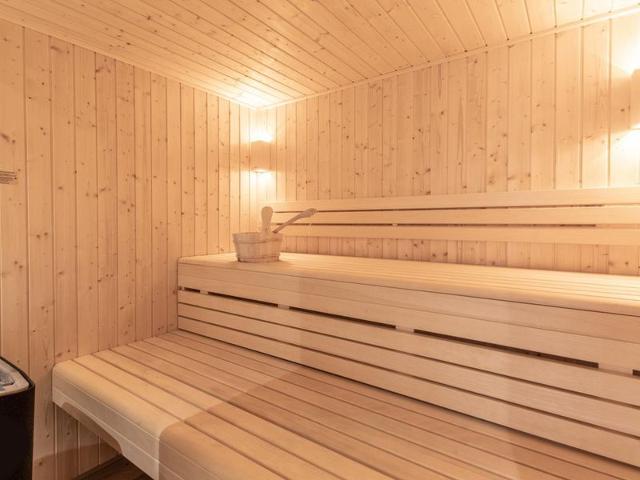 Apartment for 9 with sauna and spa at ski slopes, private parking FR-1-467-142 - Le Grand Bornand