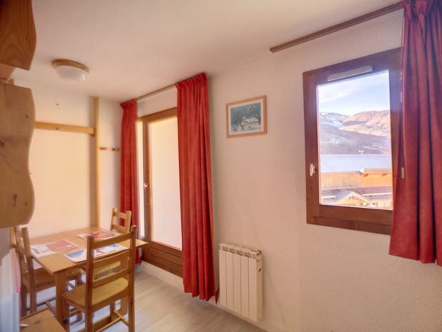 Ski-in/Ski-out Studio for 3 in Les Menuires - Balcony, Great Location FR-1-178-40 - Les Menuires Bruyères