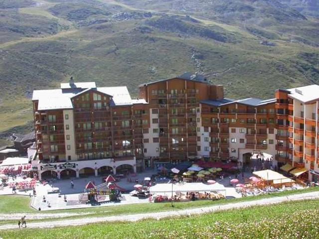 Ski-in/Ski-out Studio Cabine for 4 with South-Facing Balcony in Les Menuires FR-1-178-41 - Les Menuires Bruyères