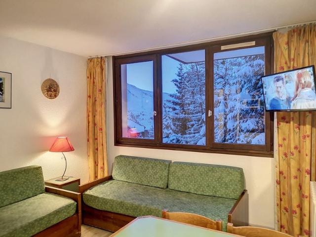 Ski-In/Ski-Out Studio in Les Menuires - Sleeps 4, Mountain View, Fully Equipped Kitchen FR-1-178-53 - Les Menuires Reberty 1850