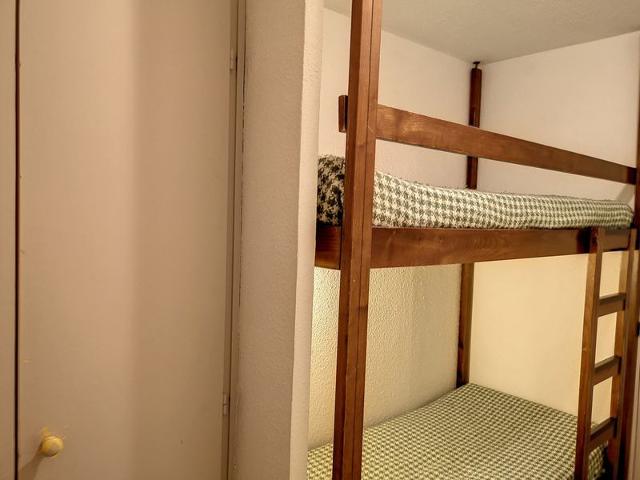 Ski-In/Ski-Out Studio in Les Menuires - Sleeps 4, Mountain View, Fully Equipped Kitchen FR-1-178-53 - Les Menuires Reberty 1850