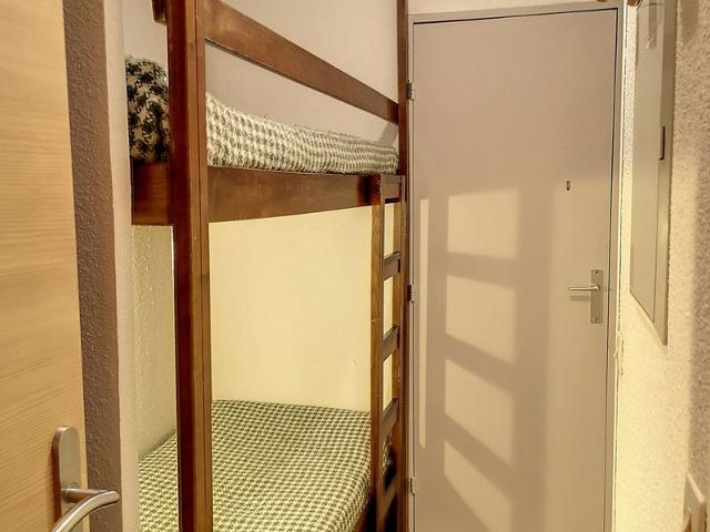 Ski-In/Ski-Out Studio in Les Menuires - Sleeps 4, Mountain View, Fully Equipped Kitchen FR-1-178-53 - Les Menuires Reberty 1850