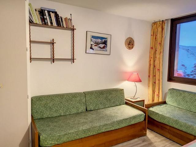 Ski-In/Ski-Out Studio in Les Menuires - Sleeps 4, Mountain View, Fully Equipped Kitchen FR-1-178-53 - Les Menuires Reberty 1850